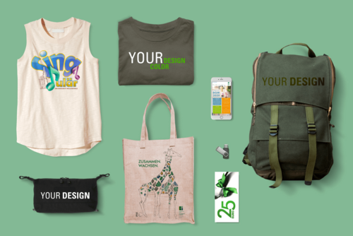 Im Transferdruck bedruckte T-Shirts, Handtaschen, Rucksäcke, Kulturbeutel und Aufkleber